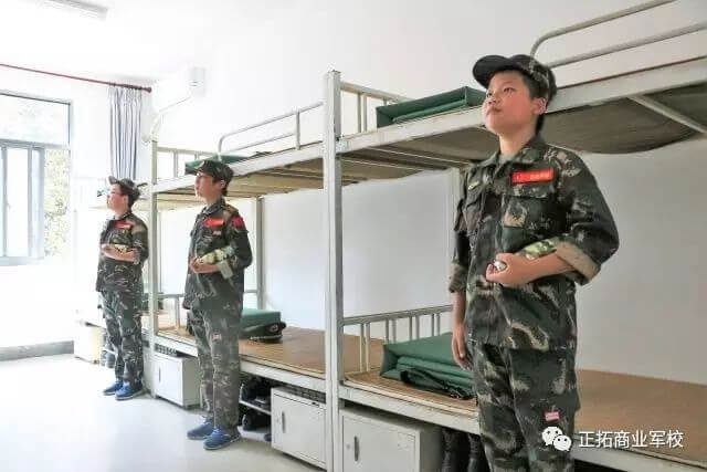 軍隊(duì)參觀8.jpg