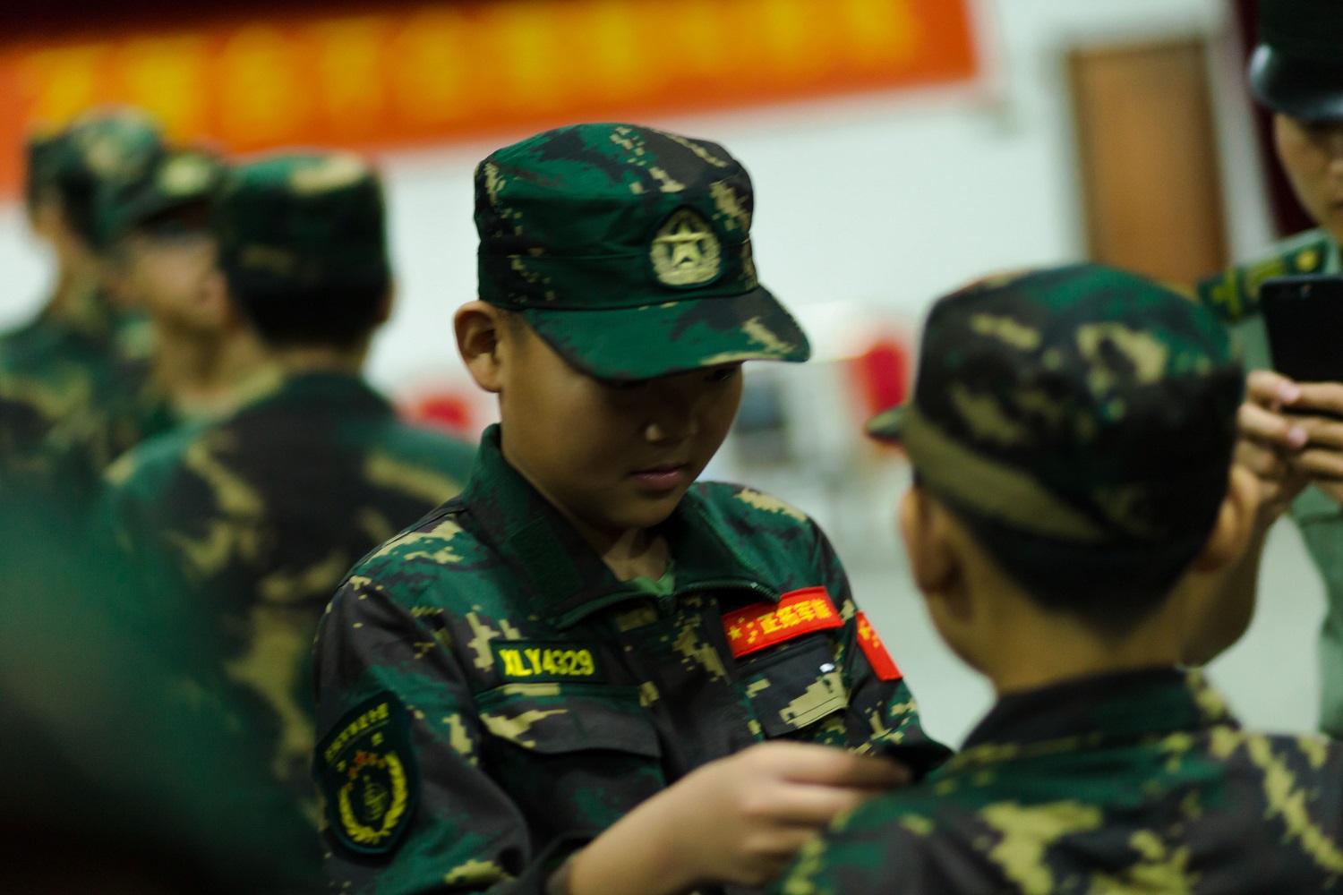 家長給孩子報(bào)名參加夏令營的目的是什么？對孩子有哪些幫助?