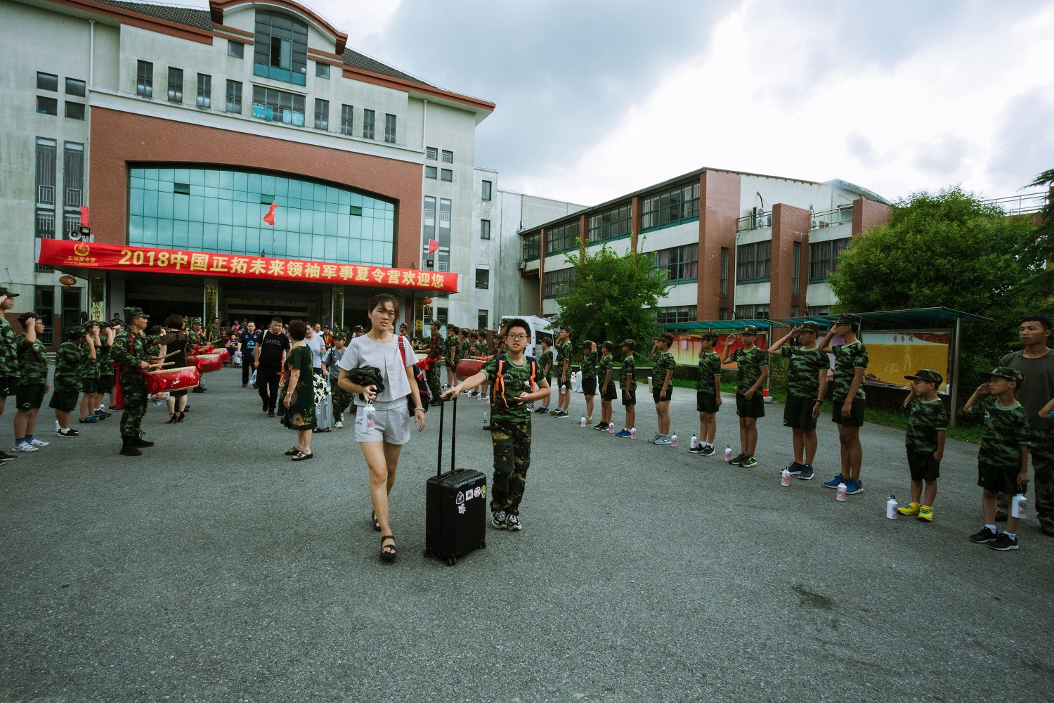 暑假參加國內(nèi)夏令營父母可以一起去嗎
