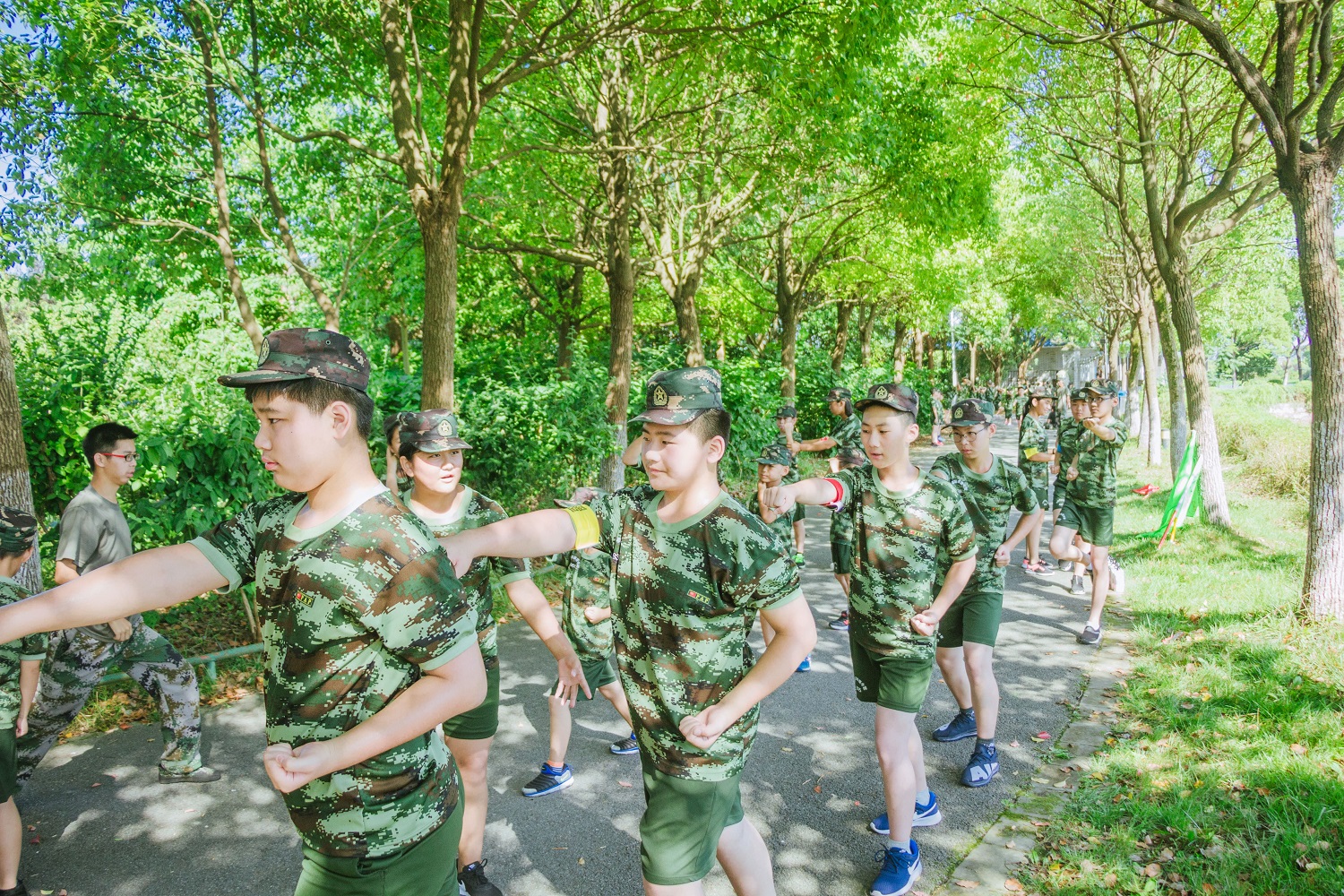 暑期參加國(guó)內(nèi)夏令營(yíng)需注意的事項(xiàng)